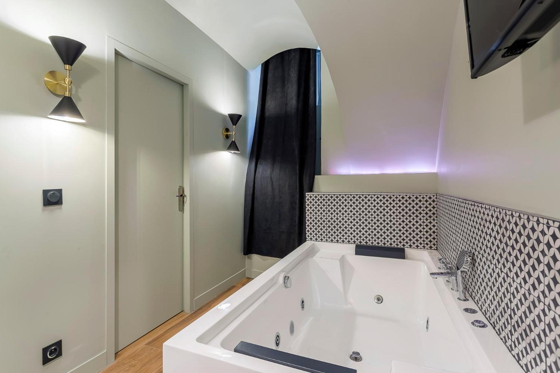 Suite Romantique Balneo Centre Ліон Екстер'єр фото